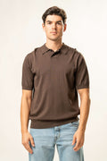 M / Marrone