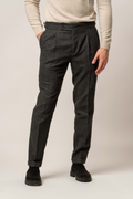 Pantalone gurkha con pence in misto lana sale e pepe